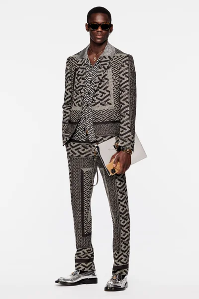 Look 18